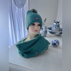 UGG Teal Knit Beanie and Scarf Set